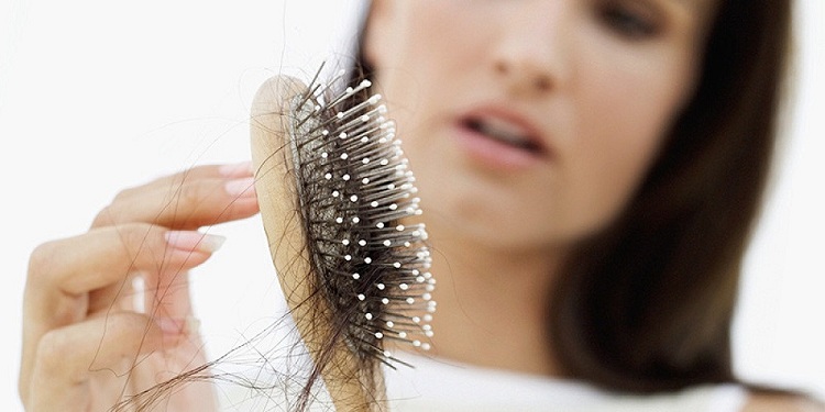 Phụ nữ rụng tóc phần lớn do rối loạn lượng Estrogen trong cơ thể