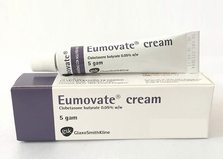Eumovate Cream được dùng bằng cách bôi trực tiếp lên da