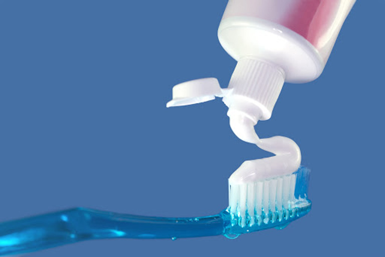 Kem đánh răng có tác dụng trị sưng đỏ hiệu quả