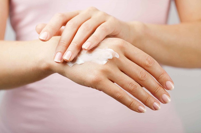 Chăm sóc da đúng cách và thường xuyên để tăng cường sức khỏe cho làn da