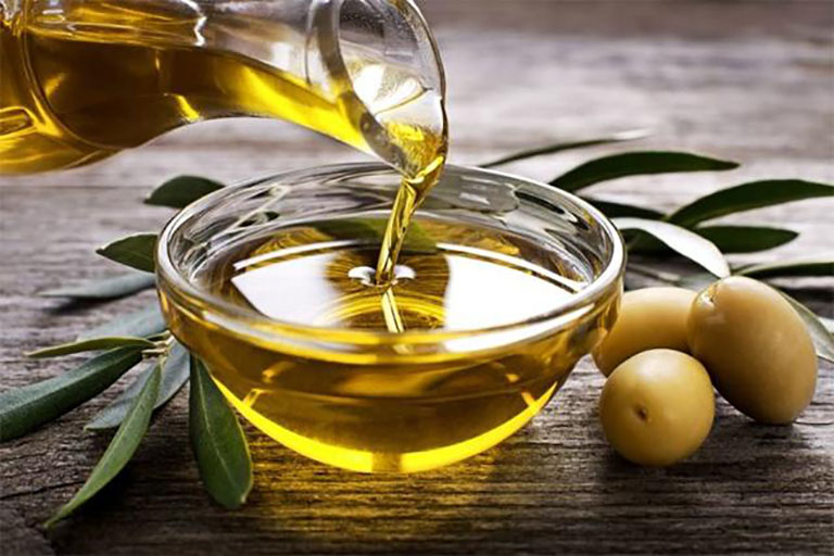 Tinh chất trong dầu oliu giúp phục hổi các tổn thương trên da 