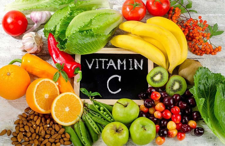Người bị nổi mề đay nên bổ sung các thực phẩm giàu vitamin C