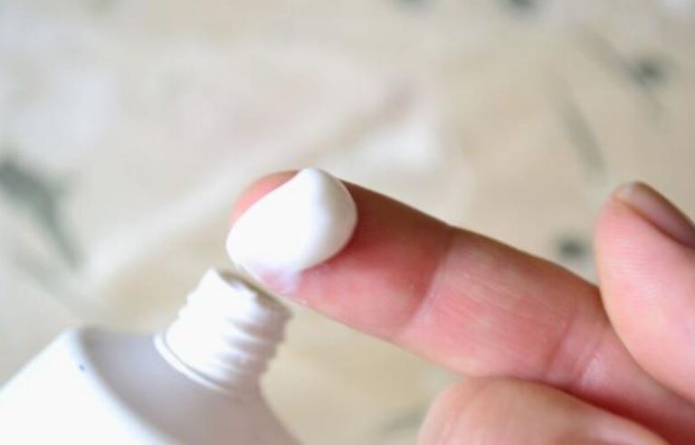 Luôn đảm bảo vệ sinh trong quá trình sử dụng kem đánh răng trị mụn