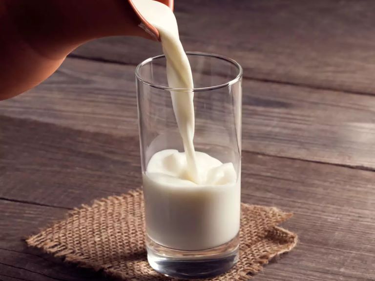 Hạn chế dùng sữa bò và các chế phẩm từ sữa