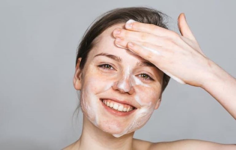 Làm sạch da mặt đúng cách mới giúp đẩy lùi mụn hiệu quả