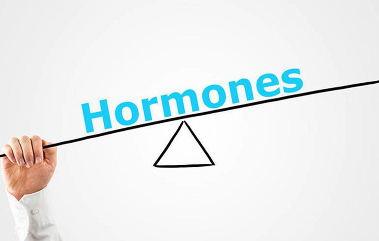 Rạn nứt da ở tuổi dậy thì nguyên nhân có thể do nồng độ hormone tăng cao