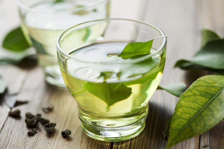 Uống nước trà xanh mỗi ngày