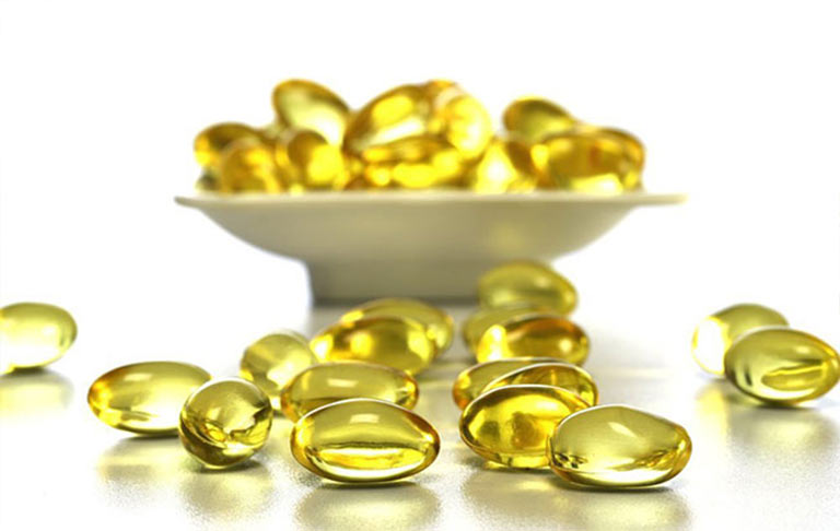 Uống vitamin E trị mụn nội tiết giảm mụn từ sâu bên trong