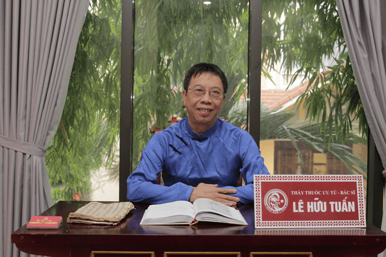Bác sĩ Lê Hữu Tuấn đánh giá cao hiệu quả của liệu trình trị mụn Nhất Nam Hoàn Nguyên Bì