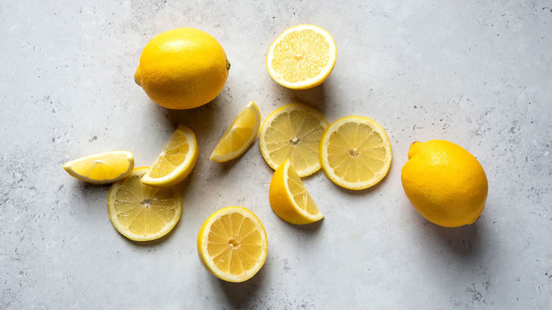 Chanh chứa lượng vitamin C dồi dào giúp trị thâm nám cực tốt