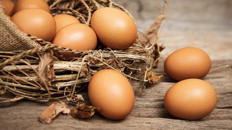 Dùng trứng gà là cách trị mụn bọc tại nhà siêu đơn giản và hiệu quả