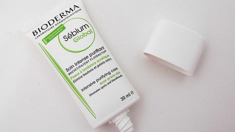 Bạn có thể tham khảo sử dụng Bioderma Sebium Global Cream