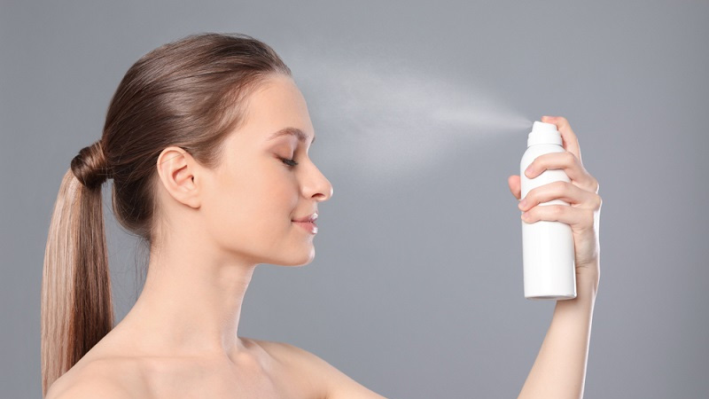 Xịt khoáng giúp da có độ ẩm và nhiều dưỡng chất nuôi dưỡng hơn