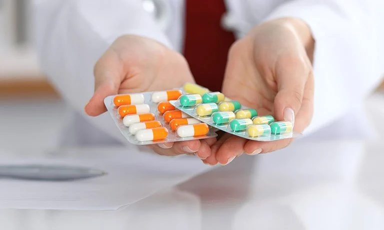 Không nên lạm dụng thuốc kháng histamin điều trị mề đay để tránh tình trạng nhờn thuốc
